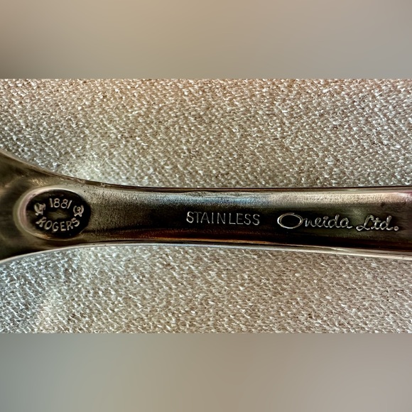 Oneida Ltd. 1881 Rogers Vintage “Melissa” Stainless Flatware 70 Pc.Used Retired - Picture 6 of 15